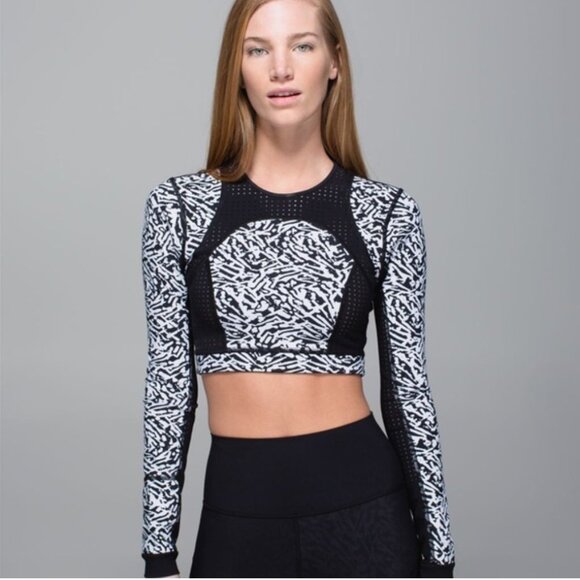 Lululemon Paddle Crop Top, Reversible, Black White, Size 6 - Picture 3 of 16